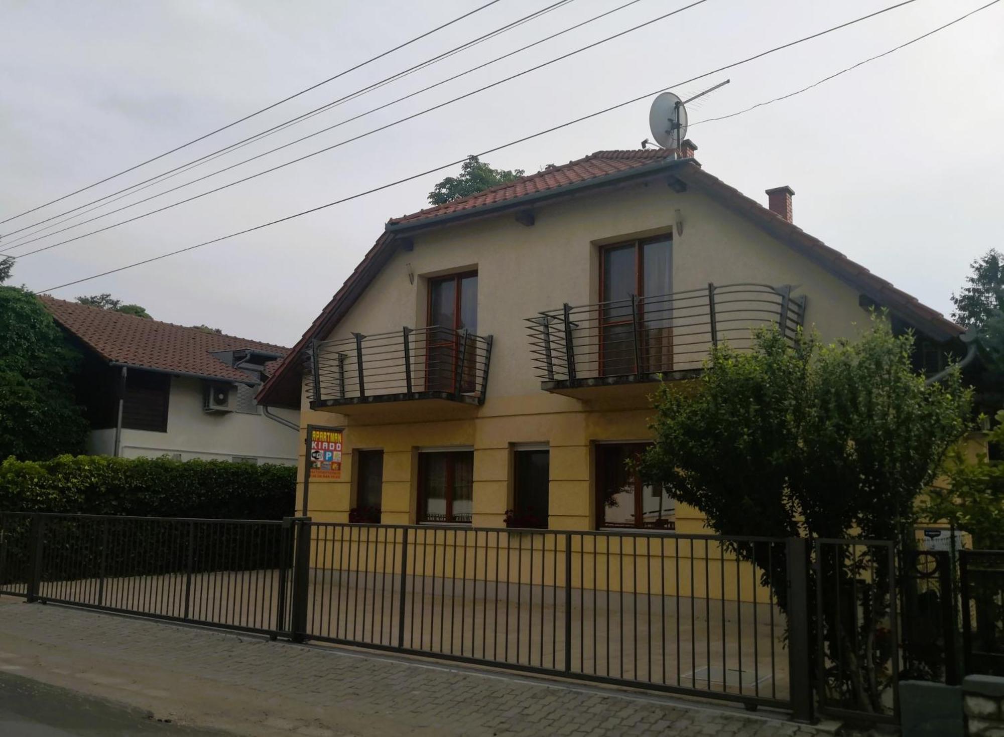 Appartement Frank Apartmanhaz à Balatonboglár Extérieur photo